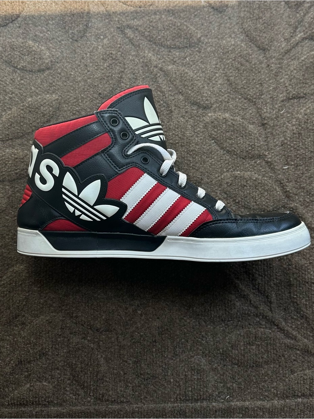 Adidas Hard court Hi Big Logo Men’s 11.5 Sneakers Basketball Red/Black G59802 - Picture 3 of 10